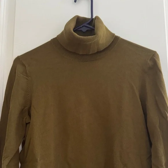 Tommy Hilfiger Olive Green Turtleneck Sweater - Medium - Picture 4 of 7